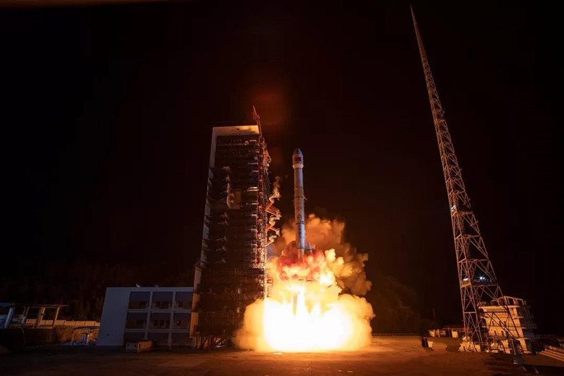 中国成功发射通信技术试验卫星四号；通用仍将继续关闭三家工厂