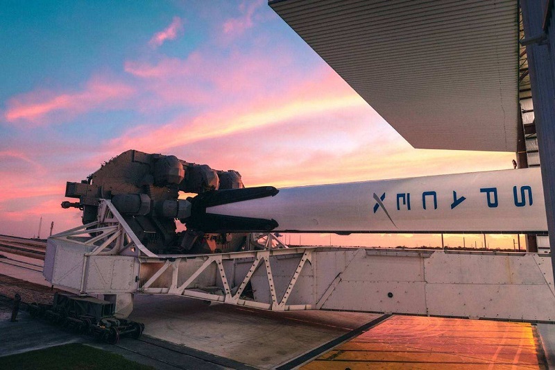 SpaceX 2020年首次发射初定1月6日；华为首个智能无人售货店开业