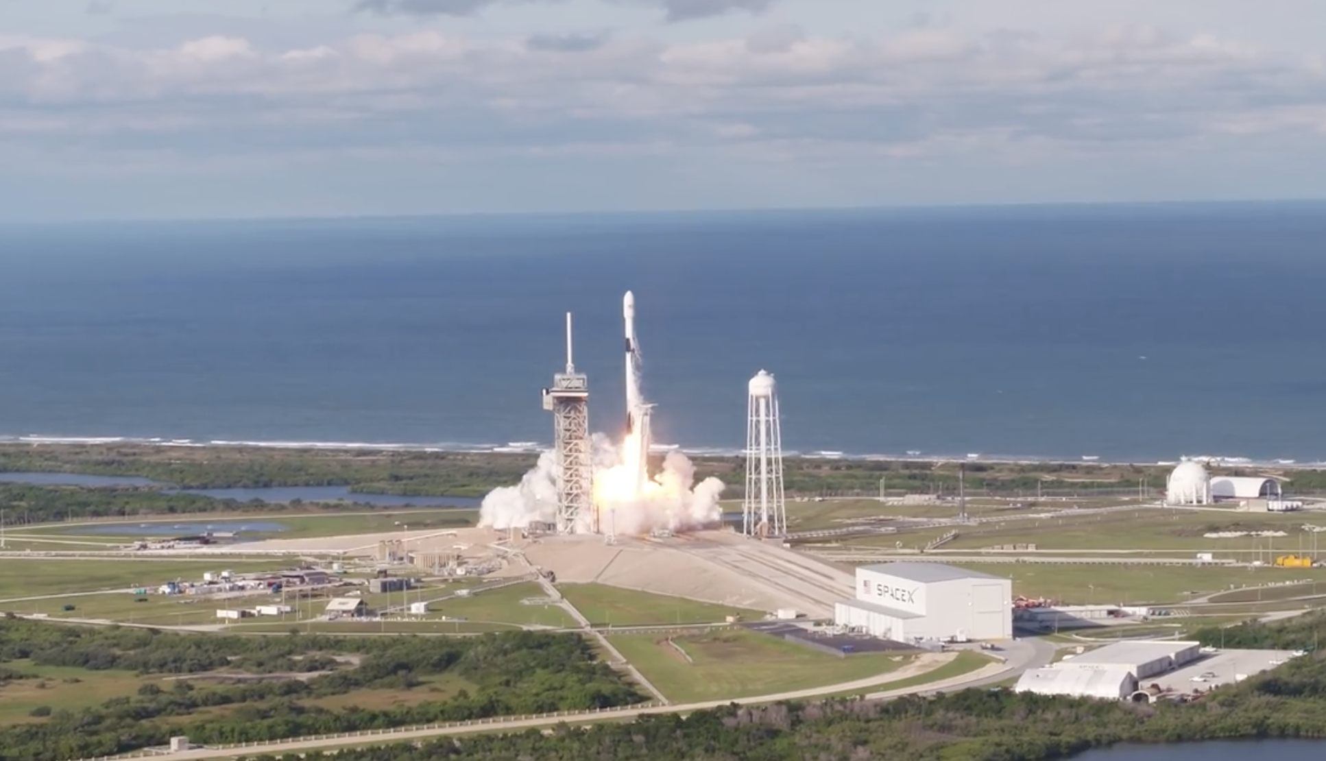 载人火箭发射前夕，SpaceX宣布筹资3.462亿美元，公司最新估值360亿美元