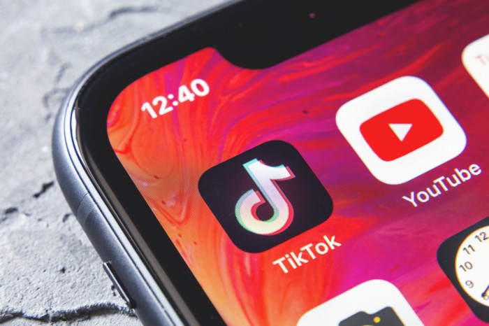 传TikTok将于48小时内达成出售协议，交易规模预计200-300亿美元
