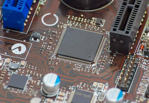 传中芯国际成熟制程关键供应已获许可，将有望自主量产高端芯片？