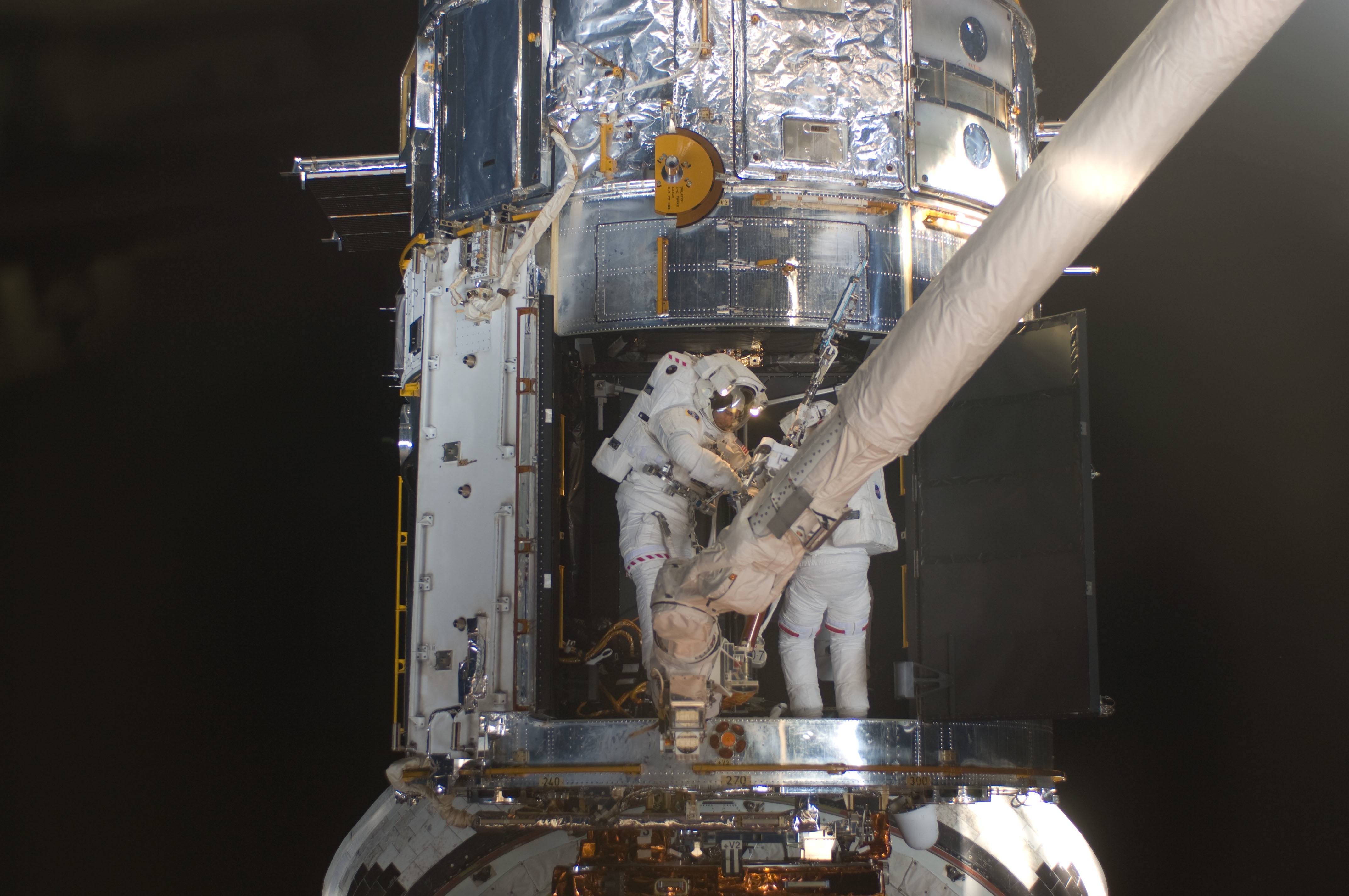 服役超30年的哈勃望远镜“昏迷”了，NASA正在不惜代价“抢救”