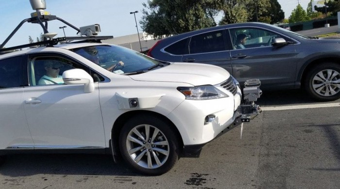 苹果自动驾驶汽车两年来首次连发两起碰撞事故