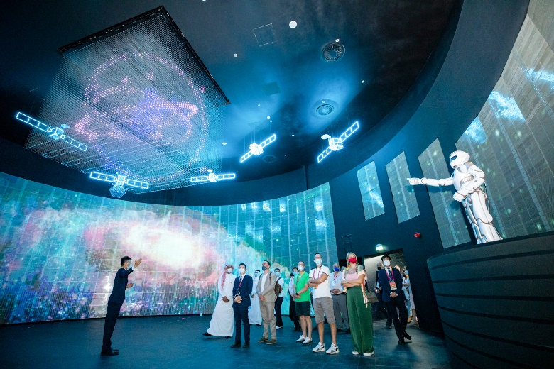 用AI点亮“华夏之光”，优必选机器人正式亮相迪拜世博会中国馆