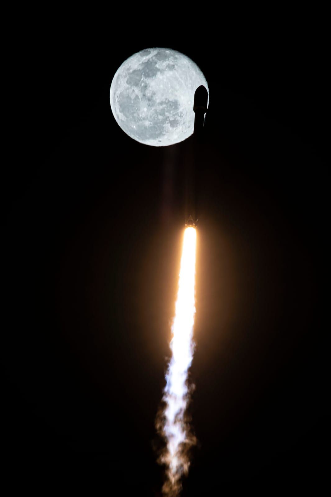 马斯克的太空垃圾将撞击月球！重达4吨、时速9288公里/小时，此前已在太空流浪数年